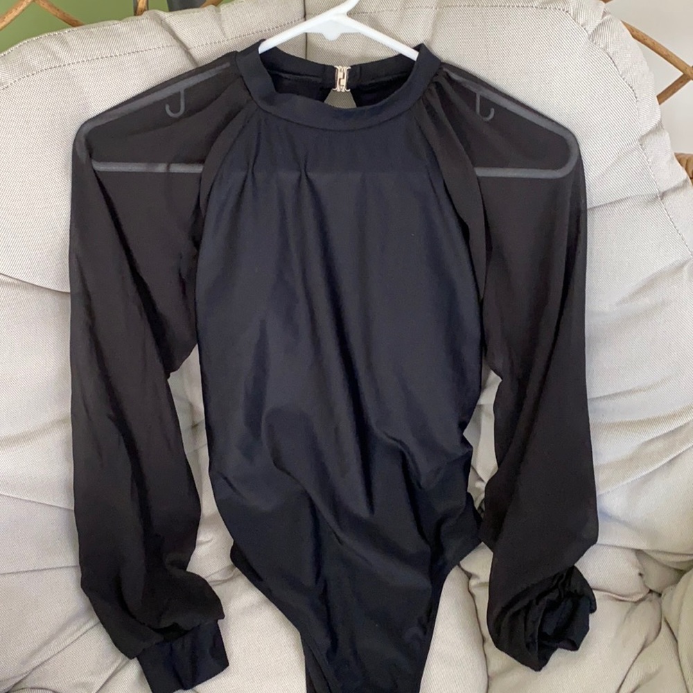 🖤$10 if bundled with another item 🖤Body suite/bathing suite (L fits M)